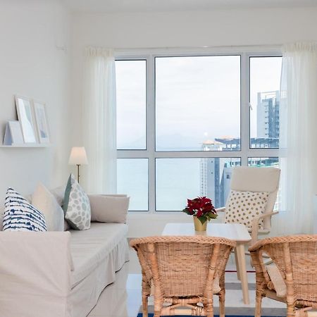 White Lagom Scandinavian House, By Sanguine Appartement Tanjung Tokong Buitenkant foto