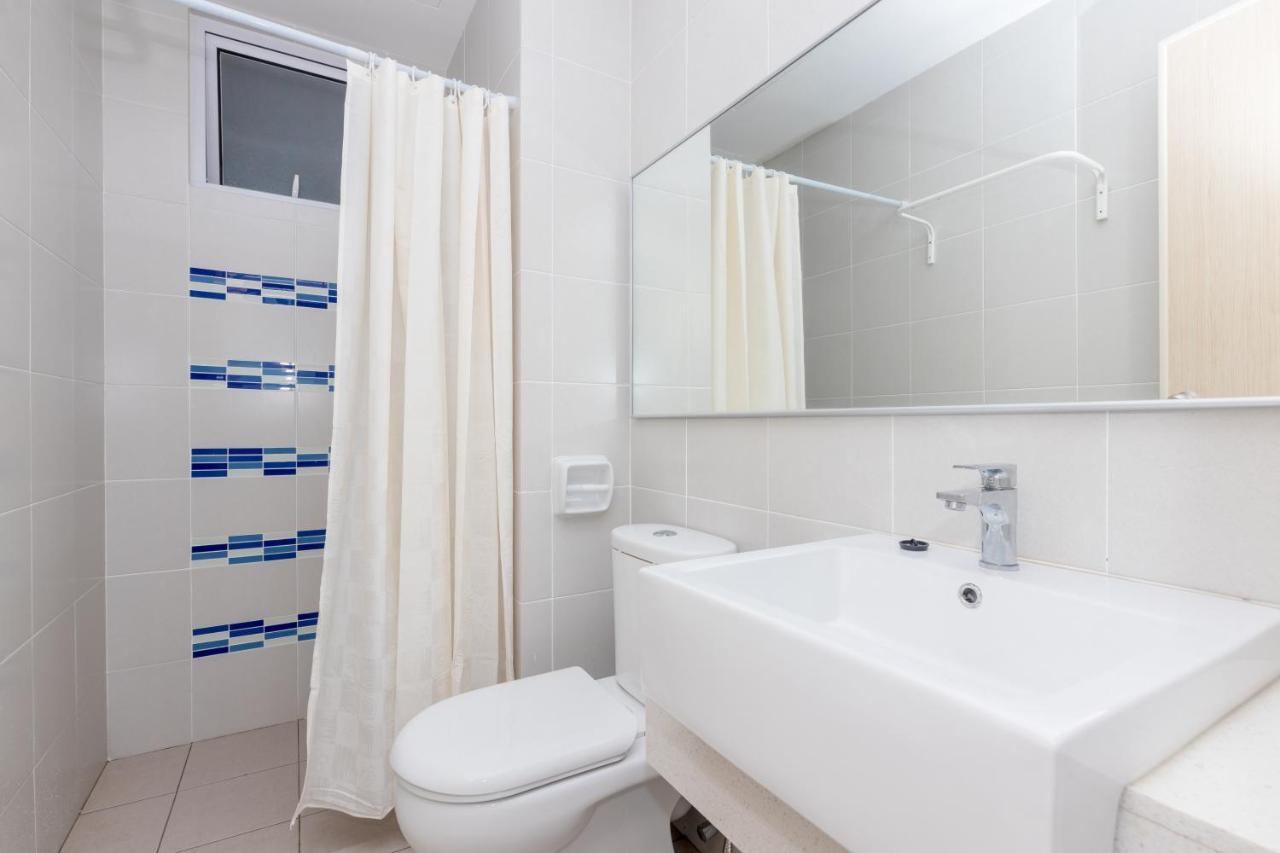 White Lagom Scandinavian House, By Sanguine Appartement Tanjung Tokong Buitenkant foto